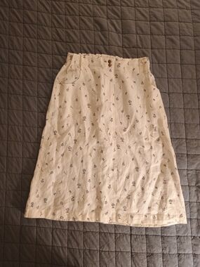 notPERFECTLINEN Cream Midi Skirt with Blue Floral Print